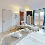 Des Bains Parking Hypercentre 6-8personnes *