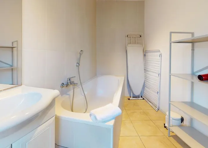 Apartament Des Bains Parking Hypercentre 6-8personnes