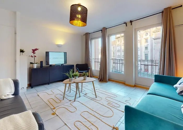 Apartament Des Bains Parking Hypercentre 6-8personnes *